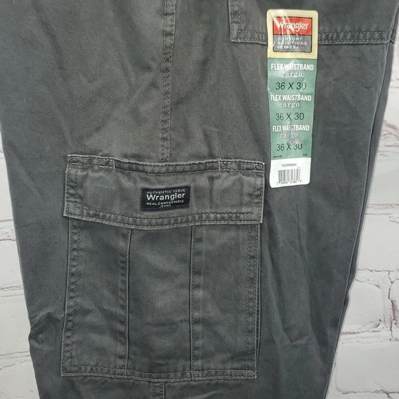 Wrangler Flex Waistband Comfort Solution Series Cargo Pants Mens Size 36x30 NWT - Picture 2 of 10